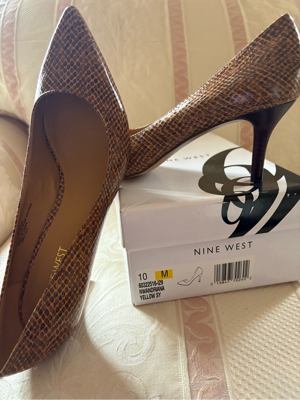 Nine West Brown Yellow Snake-Print Pointed Toe Pumps . 3 inch heel.